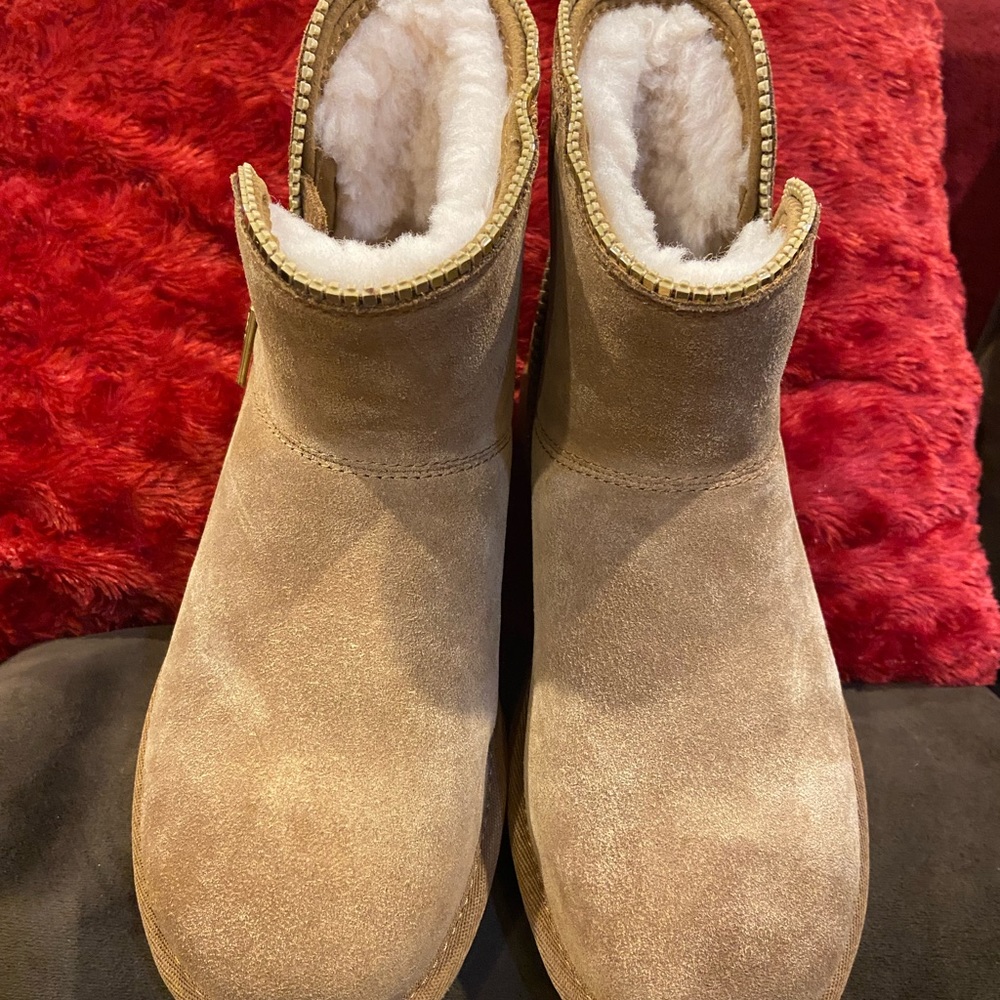 UGG boots - Picture 2 of 12